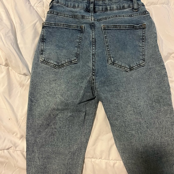 Cotton On distressed jeans - Picture 4 of 4